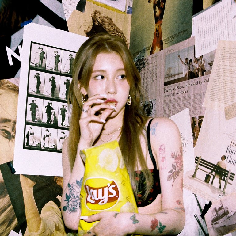 tell us about yourself album art. artist, baek yerin.